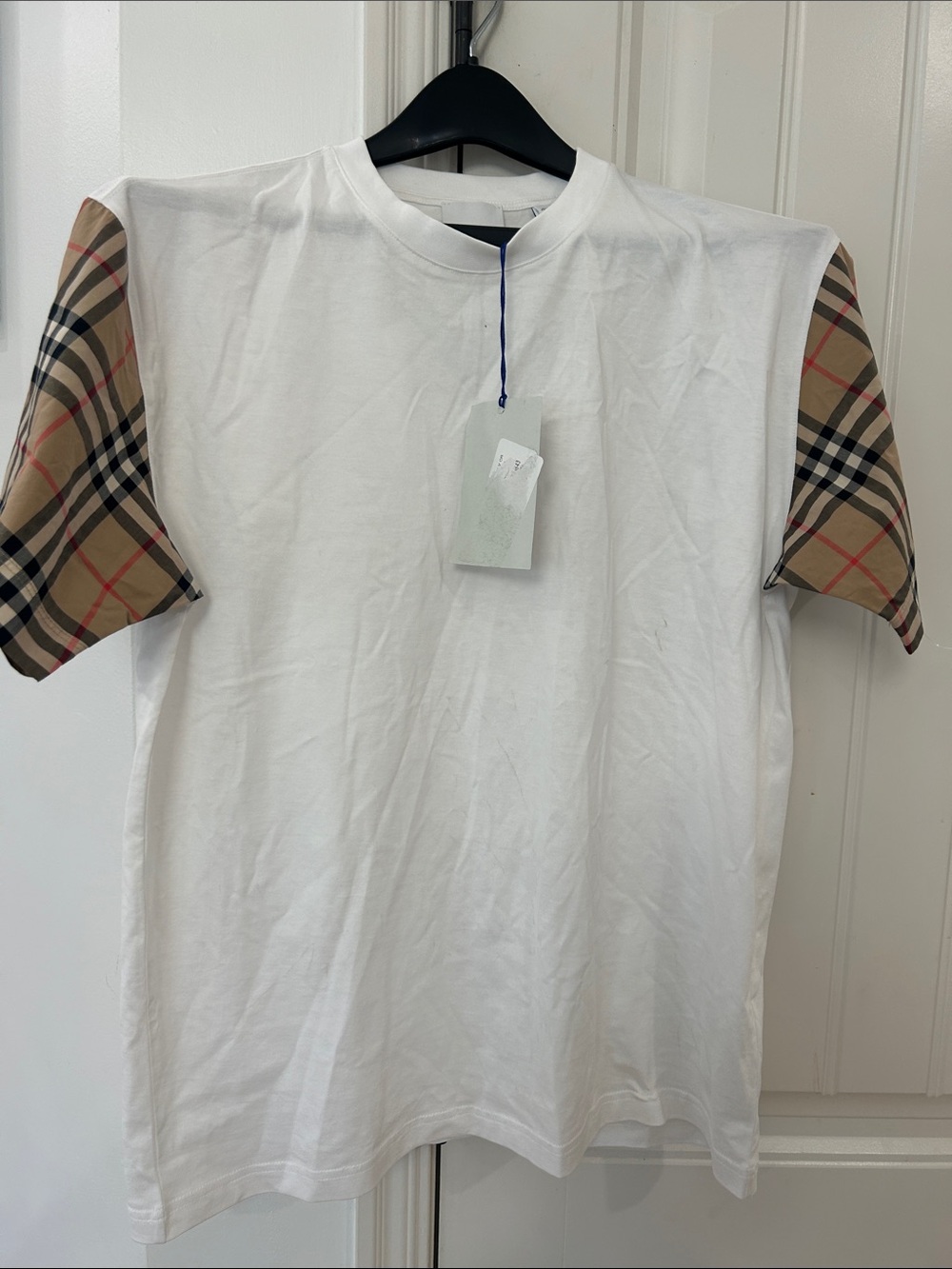 Burberry White Tee with Signature Beige Plaid Sleeves Men’s size xs